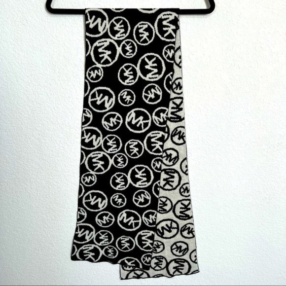 Michael Kors MK Black & White Off White Circle Logo Signature Scarf Reversible - Picture 5 of 12